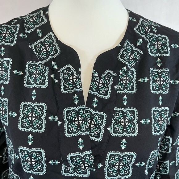 Ann Taylor long sleeve vneck aqua print blouse top size medium - Picture 2 of 6